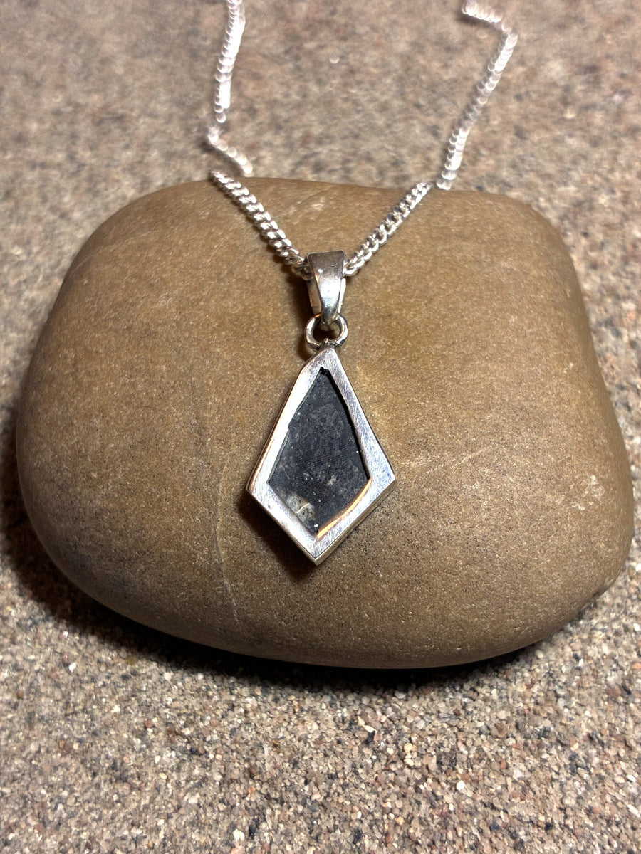 Sidera Lunar Pendant No. 09, Grand 0,24 g, Rueckseite