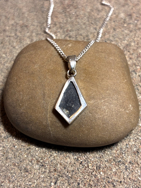 Sidera Lunar Pendant No. 09, Grand 0,24 g, Rueckseite