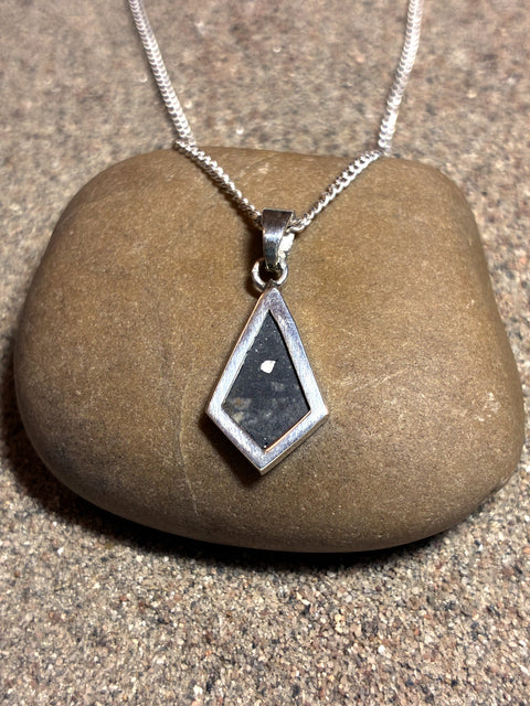 Sidera Lunar Pendant No. 12, Grand 0,24 g, Rueckseite