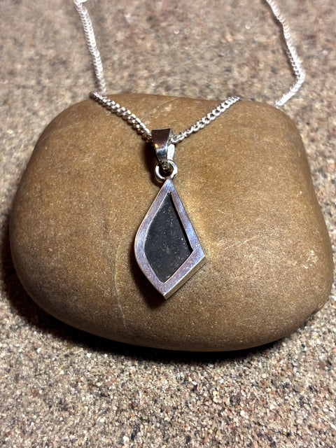 Sidera Lunar Pendant No. 08, Grand 0,24 g, Rueckseite