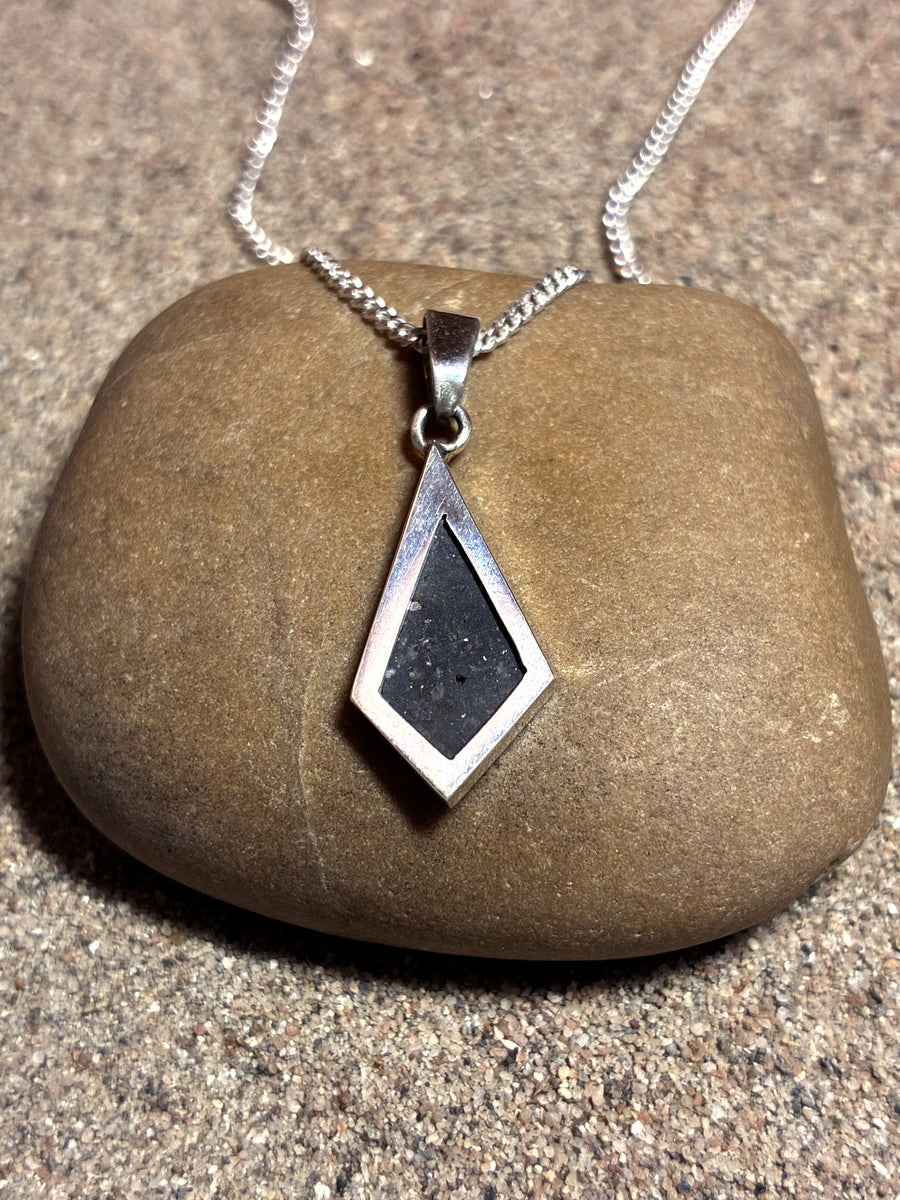 Sidera Lunar Pendant No. 10, Grand 0,24 g, Rueckseite