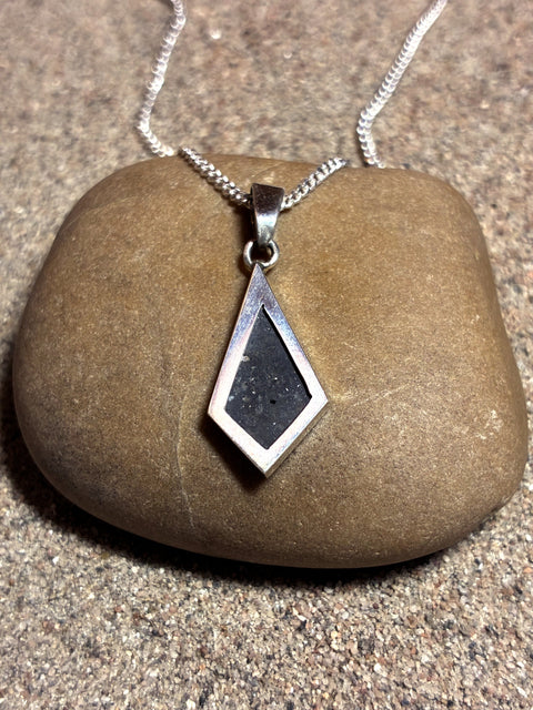 Sidera Lunar Pendant No. 10, Grand 0,24 g, Rueckseite
