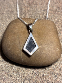Sidera Lunar Pendant No. 07, Grand 0,24 g, Rueckseite