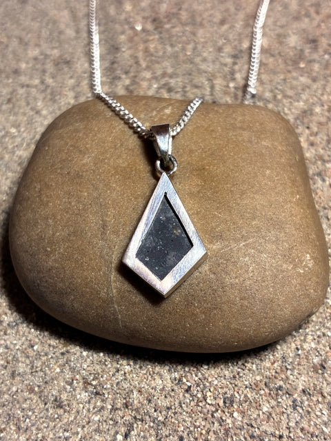 Sidera Lunar Pendant No. 07, Grand 0,24 g, Rueckseite